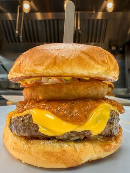 Sea Chef Dockside Kitchen, Chili Cheese Burger