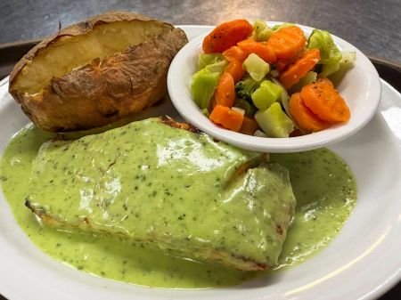 Diamond Shoals Restaurant & Sushi Bar, 2) Creamy Spinach Salmon