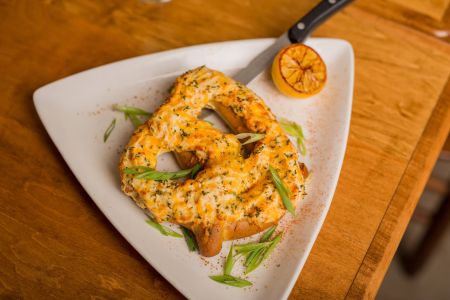 Mulligan's Grille, Crab Pretzel