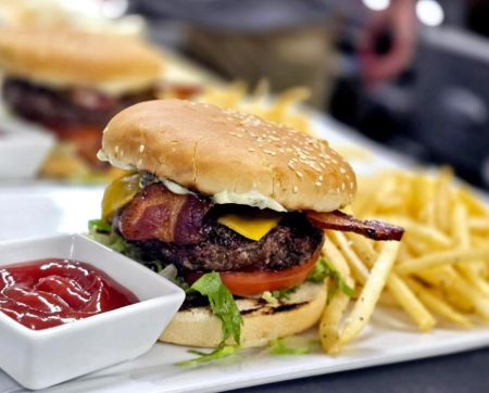 The SaltBox Cafe, Burger del Luna