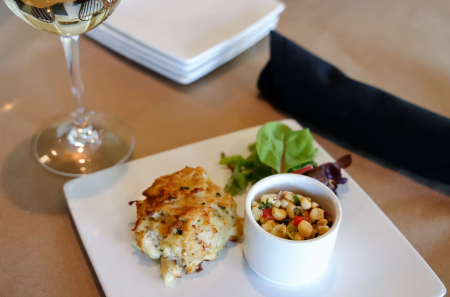 Mike Dianna's Grill Room, Crabcake