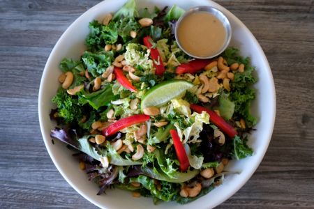 Avenue Waterfront Grille, Shala Shala Salad