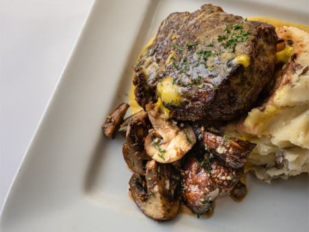 Vicki B's Restaurant & Market, Filet Mignon w/ Hollandaise