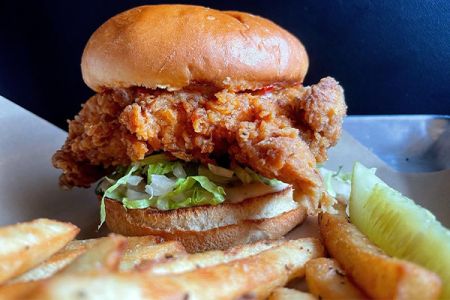 Sundogs Raw Bar & Grill, Fried Chicken Sandwich