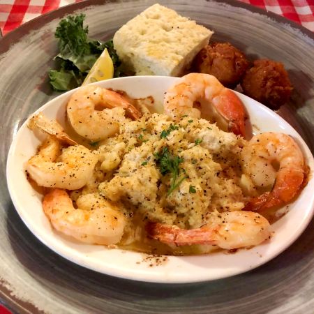 Jolly Roger Restaurant, Shrimp & Grits