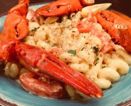 Jolly Roger Restaurant, Lobster Mac & Cheese
