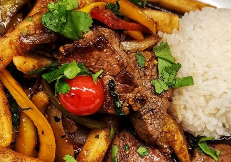 Rusty's Surf & Turf Restaurant, Lomo Saltado