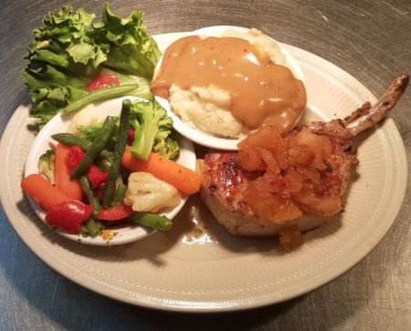 The Froggy Dog Restaurant & Pub, Porterhouse Pork Chop