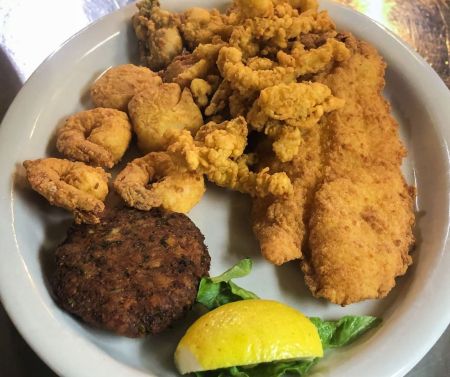 Diamond Shoals Restaurant & Sushi Bar, 3) Seafood Trio