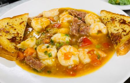 Diamond Shoals Restaurant & Sushi Bar, 2) Shrimp and Grits