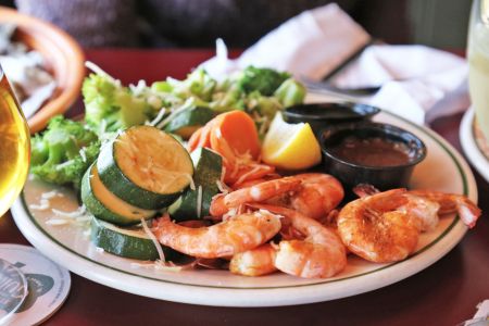 Red Drum Grille & Taphouse, Shrimp and Veggie Platter