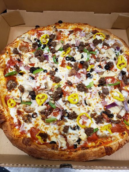 Cosmo's Pizzeria Outer Banks, Thursday Pizza Special