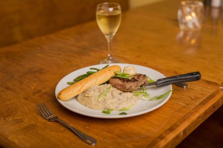 Mulligan's Grille, Saturday Night Steak Out