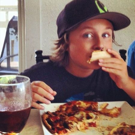 Avenue Waterfront Grille, 1/2 Off Kids Menu Monday