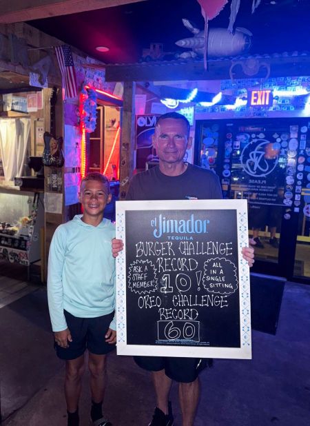 Jack Brown's Beer & Burger Joint, Fried Oreo Eating Challenge