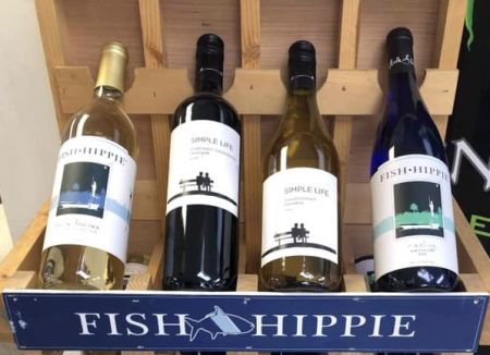 White's Shopping Center, Fish Hippie Wine