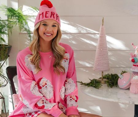 Foxy Flamingo Boutique, Santa's Coming to Town Pullover