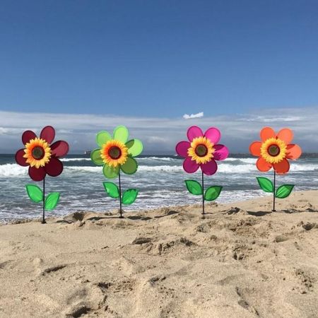 Kitty Hawk Kites, Windspinners and Wind Art