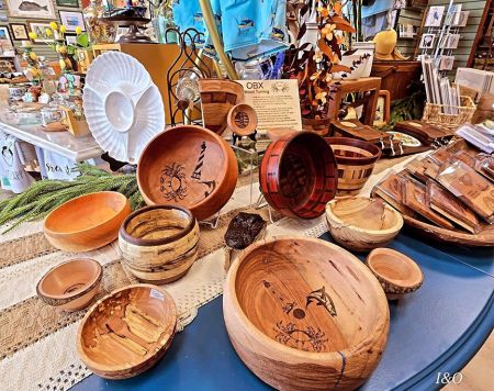 Marsh Fox Market, Wooden Bowls