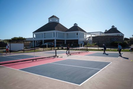 Village Beach Club, Oceanfront Pickleball Courts