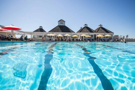 Village Beach Club, Oceanside Swimming Pool