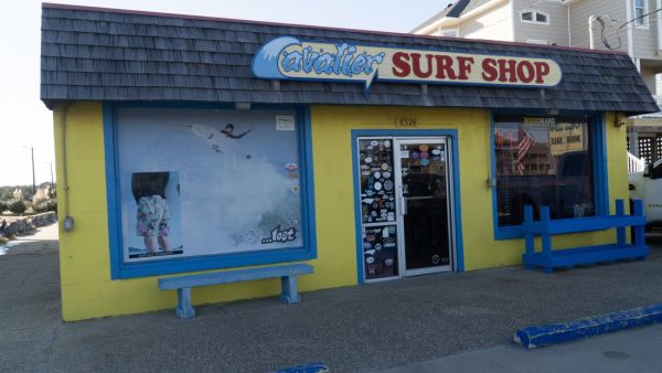 葛生千夏 CDS Salisbury From Wash Cycles to Wave Riders: 40 Years of Cavalier Surf Shop in