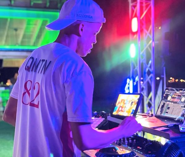 Jolly Roger RestaurantDJ QNTN