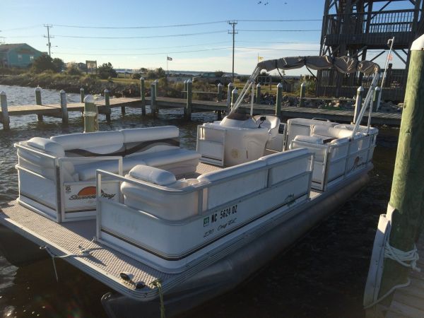 Pontoon Boat Rentals, Causeway Watersports, Nags Head Outer Banks